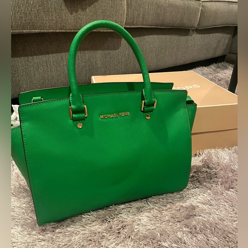 Michaels Kors Selma satchel